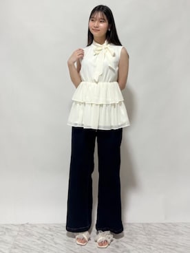 「ASTORIA ODIER（アストリアオディール）のシアーフリルストラップサンダル（サンダル、ホワイト系）」を使った、ASTORIA ODIER（アストリア オディール）さん（レディース・160cm）の春コーディネート