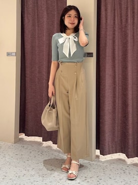 「ASTORIA ODIER（アストリアオディール）のクリアボタンワイドパンツ（その他パンツ、ベージュ系）」を使った、ASTORIA ODIER（アストリア オディール）さん（レディース・160cm）の春コーディネート