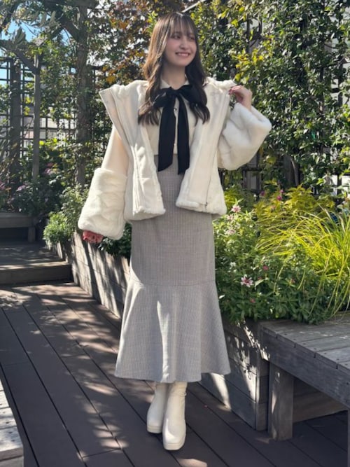 リボンブローチ付きフードファー切替えコート(その他アウター リボンブローチ付きフードファー切替えコート(その他アウター