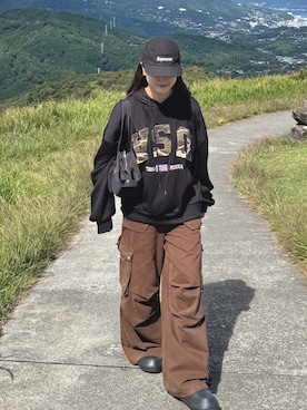 「Supreme （シュプリーム）のアイテム（キャップ、ブラック系）」を使った、mayuさん（レディース・157cm）の秋コーディネート