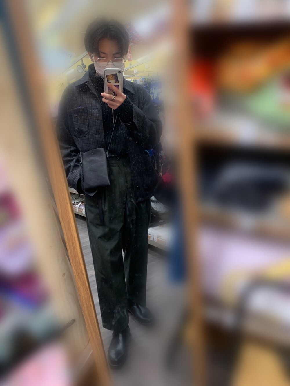 「シンプルコーデ、革靴、黒、大人カジュアル、秋冬コーデ、ハーフジップ」｜「green label relaxingのアイテム（ジャケット/アウター、ブラウン系）」を使った、KAiTOさん（メンズ・163cm）の冬コーディネートの1枚目の写真