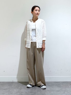 「インディヴィ」｜「アイテム（タンクトップ）」を使った、INDIVI(SHOP STAFF)さん（レディース・151cm）の秋コーディネート