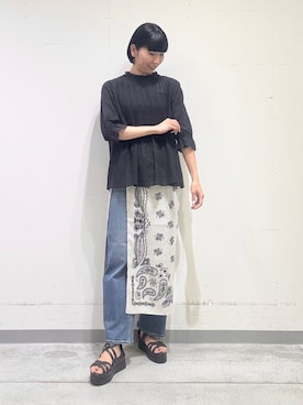 「アイテム（バンダナ/スカーフ）」を使った、INDIVI(SHOP STAFF)さん（レディース・168cm）の夏コーディネート