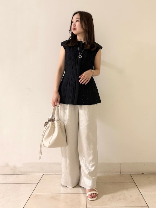 春SALE！【洗える】フラワーカット刺繍ノースリーブブラウス