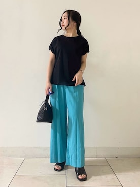 「インディヴィ」｜「アイテム（ハンドバッグ）」を使った、INDIVI(SHOP STAFF)さん（レディース・144cm）の夏コーディネート
