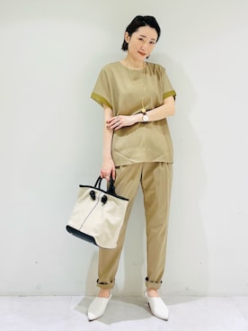 「インディヴィ」｜「アイテム（その他シューズ）」を使った、INDIVI(SHOP STAFF)さん（レディース・158cm）の春コーディネート