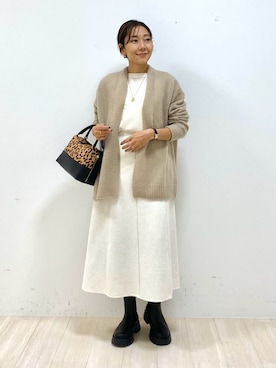 「インディヴィ」｜「アイテム（Tシャツ/カットソー）」を使った、INDIVI(SHOP STAFF)さん（レディース・153cm）の冬コーディネート