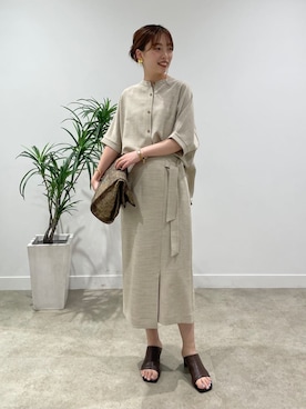 「インディヴィ」｜「アイテム（サンダル）」を使った、INDIVI(SHOP STAFF)さん（レディース・160cm）の夏コーディネート