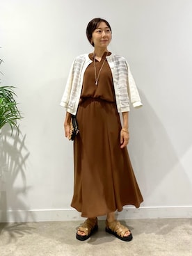 「インディヴィ」｜「アイテム（サンダル）」を使った、INDIVI(SHOP STAFF)さん（レディース・153cm）の夏コーディネート