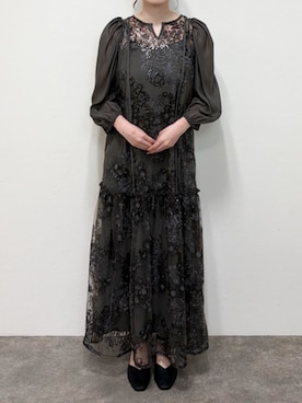 「atlo（アトロ）のストラップチャンキーヒールパンプス 同窓会 オケージョン お呼ばれ 結婚式 （パンプス、ブラック系）」を使った、SHOP STAFFさん（レディース・153cm）の夏コーディネート