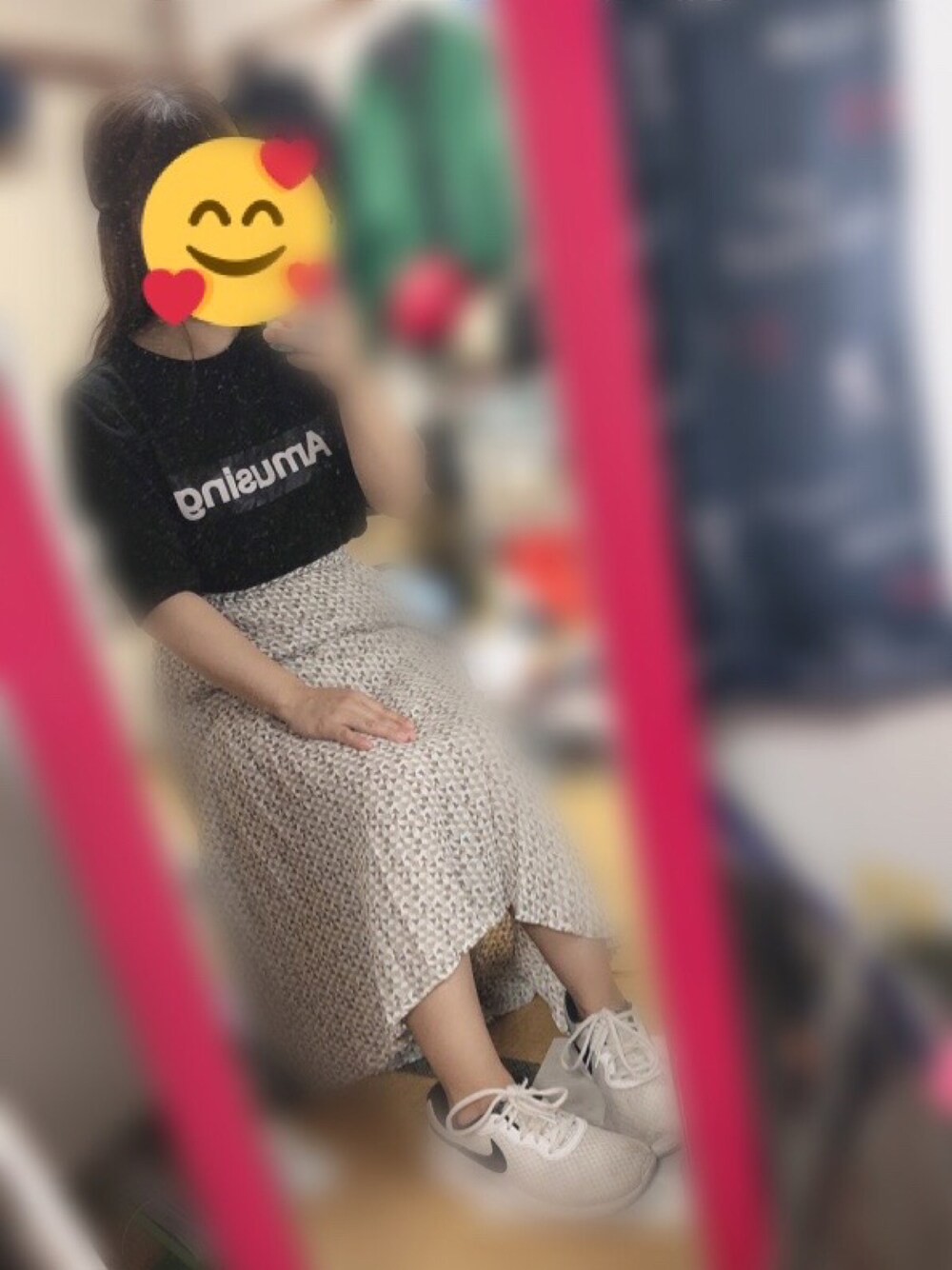 「NIKE、ナイキ、ロングスカート、マキシスカート、黒Tシャツ」｜「NIKEのアイテム（スニーカー、ホワイト系）」を使った、アラレちゃんさん（レディース・145cm）の夏コーディネートの1枚目の写真