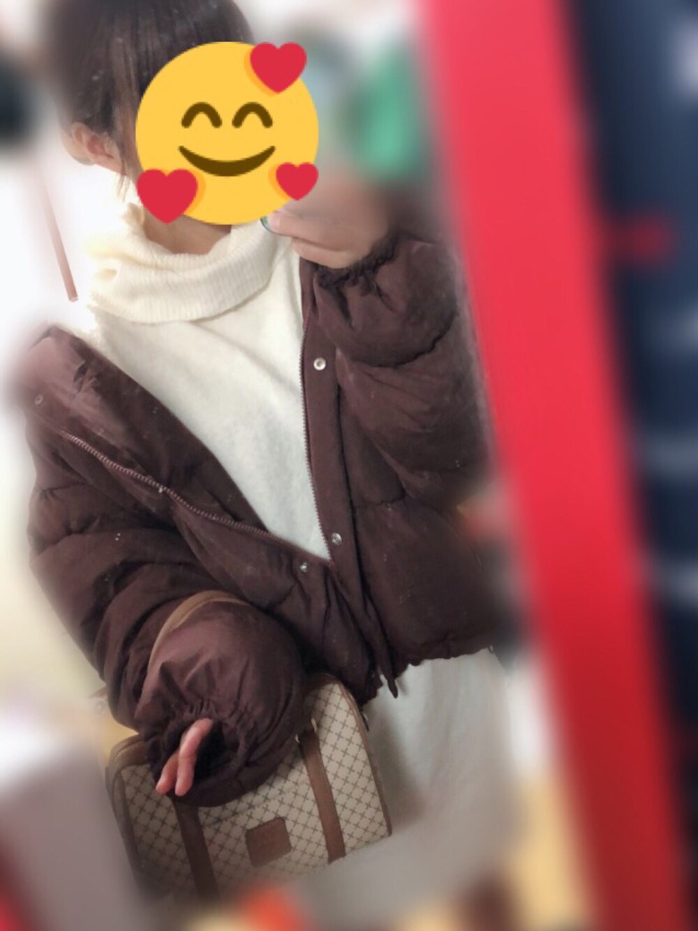 「ゆるコーデ、ボストンバッグ、冬コーデ、プチプラコーデ、低身長コーデ、ダウンジャケット、ニットワンピース」｜「one after another NICE CLAUPのアイテム（ダウンジャケット/コート、ブラウン系）」を使った、アラレちゃんさん（レディース・145cm）の冬コーディネートの1枚目の写真
