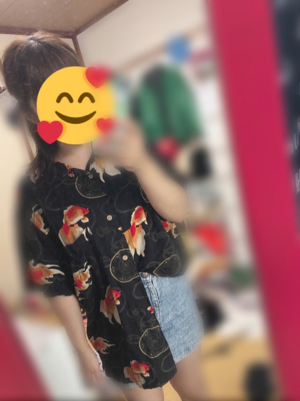 「柄シャツ、黒、金魚、スカート、デニムスカート」｜「❤のアイテム（トップス、ブラック系）」を使った、アラレちゃんさん（レディース・145cm）の夏コーディネートの1枚目の写真