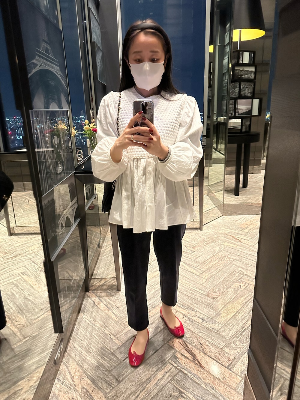 「パンツコーデ、休日コーデ、低身長コーデ、オトナ女子」｜「RepettoのLILI ,  BALLERINA / V1790V [Black, Red]（バレエシューズ、レッド系）」を使った、kihoさん（レディース・152cm）の冬コーディネートの1枚目の写真