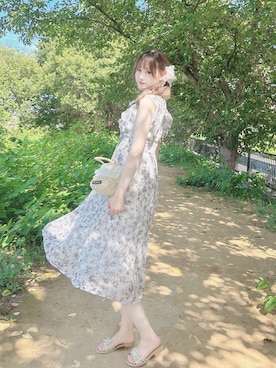 「tocco closet（トッコ　クローゼット）のリボン付きウエストシャーリングアンティークフラワープリントプリーツワンピース（ワンピース、グレー系）」を使った、♡まりあ♡さん（レディース・169cm）の夏コーディネート
