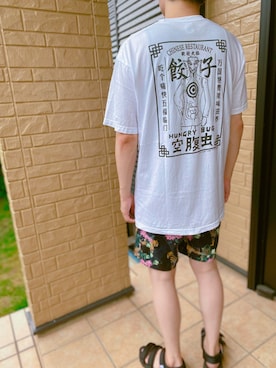 「タイガー餃子会館のアイテム（Tシャツ/カットソー、ホワイト系）」を使った、まさおさん（メンズ・174cm）の夏コーディネート