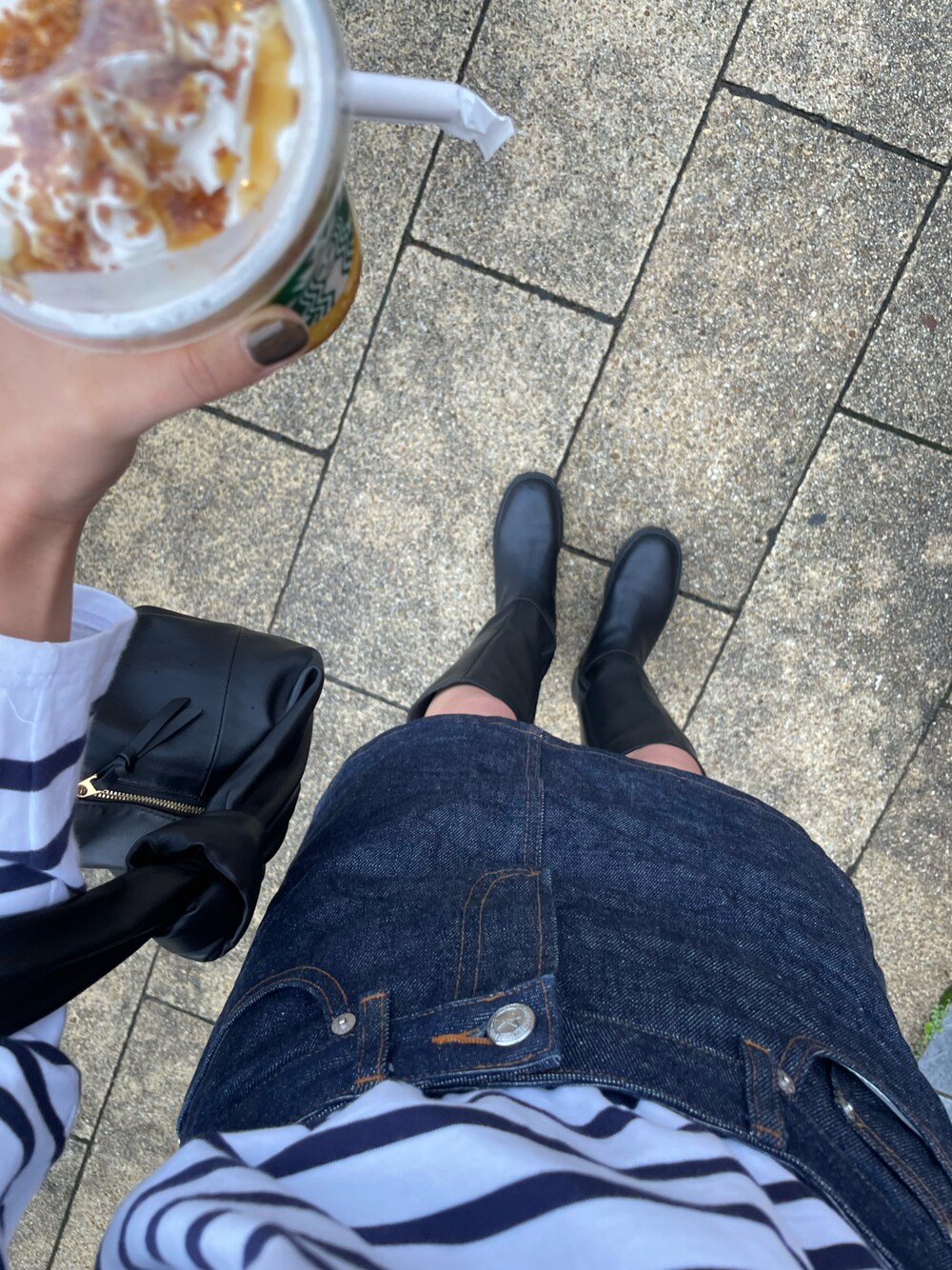「秋ルック紹介するよ、秋服コーデ、シンプル、大人女子、おしゃれさんと繋がりたい、ootd、大人カジュアル、大人かわいい、高身長コーデ、ミニスカート、スカートスタイル、ロングブーツ」｜「letalonのアイテム（ブーツ、ブラック系）」を使った、manaさん（レディース・165cm）の秋コーディネートの1枚目の写真