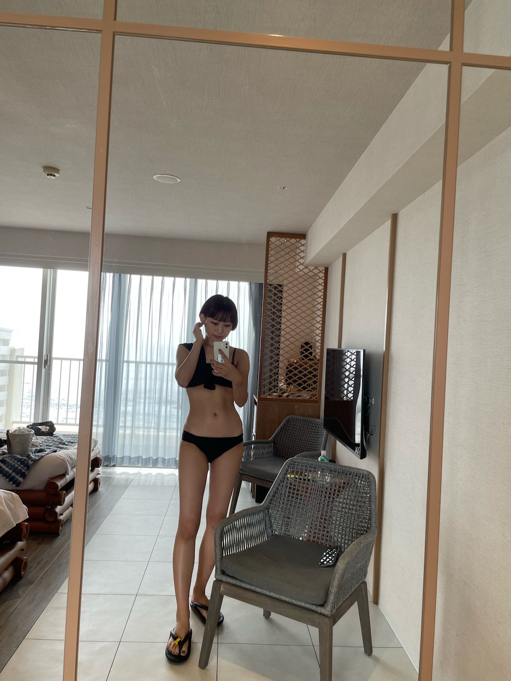 「水着、三愛水着」｜「taw&toeのアイテム（シューズ、ブラック系）」を使った、manaさん（レディース・165cm）の秋コーディネートの1枚目の写真