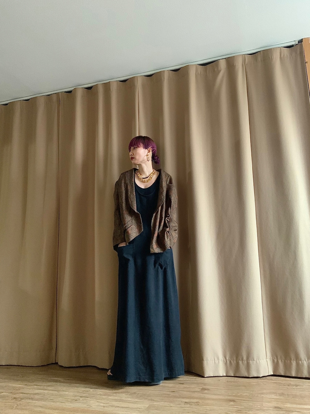 ブラウン系のジャケット/アウター、その他のその他、その他のその他を着用したレディースの春コーディネートの1枚目の写真