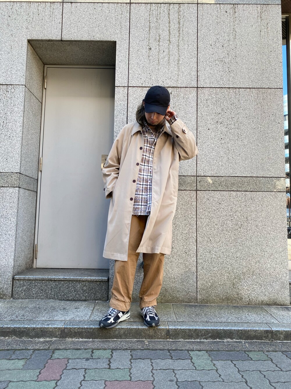 「ビッグシルエット、キャップ、New Balance、kolor / BEACON、LHP、大人カジュアル、ラフ、春コーデ、カジュアルコーデ、A4A」｜「NEW BALANCEのアイテム（スニーカー、グレー系）」を使った、shintaro itoさん（メンズ・173cm）の冬コーディネートの1枚目の写真