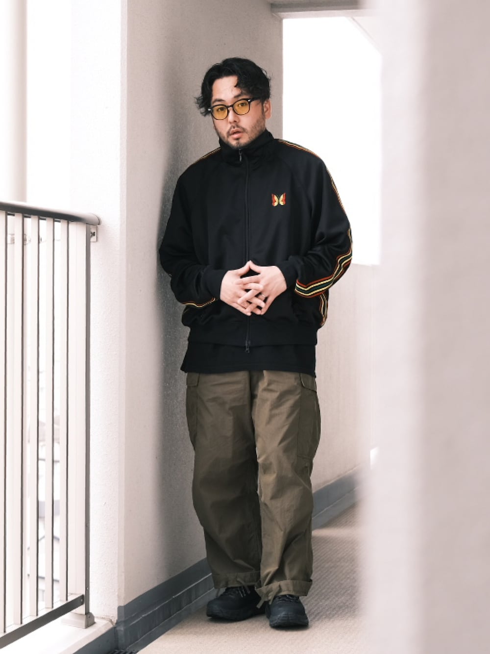 TAKASHI ITO(BEAMS MEN)｜Needlesのジャージを使ったコーディネート - WEAR