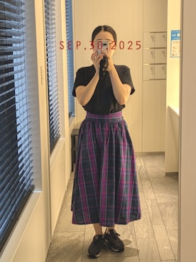 「アイテム（スニーカー）」を使った、mokoさん（レディース・157cm・30代）の秋コーディネート