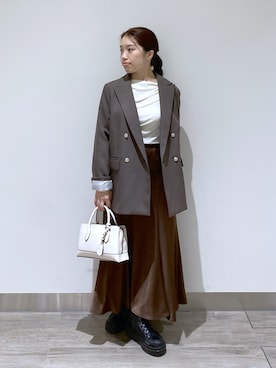 「NATURAL BEAUTY BASIC（ナチュラルビューティーベーシック）のダブルブレスト SETUP ジャケット（テーラードジャケット、ブラウン系）」を使った、YUさん（レディース・150cm）の秋コーディネート