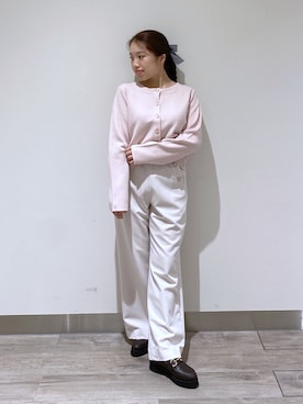 「NATURAL BEAUTY BASIC（ナチュラルビューティーベーシック）のフラワーボタンニットジャケット（カーディガン/ボレロ、ピンク系）」を使った、YUさん（レディース・150cm）の秋コーディネート