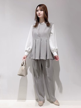 「grove（グローブ）の【マシンウォッシュ/防シワ】袖ドッキングペプラムブラウス【着回しカセット】（シャツ/ブラウス、グレー系）」を使った、hitomiさん（レディース・159cm）の冬コーディネート