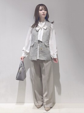 「grove（グローブ）の【マルチWAY】アソートボウタイブラウス【手洗いOK】（シャツ/ブラウス、ホワイト系）」を使った、hitomiさん（レディース・159cm）の冬コーディネート