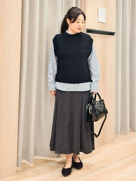 「grove（グローブ）のニットベスト×シャツセット（その他トップス、ブラック系）」を使った、ふるさん（レディース・157cm）の秋コーディネート