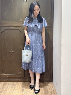「index（インデックス）の◆【日比谷花壇コラボ】ラッフルタイプリーツワンピース【防シワ/洗濯機OK】（ワンピース、ブルー系）」を使った、kanaさん（レディース・159cm）の春コーディネート