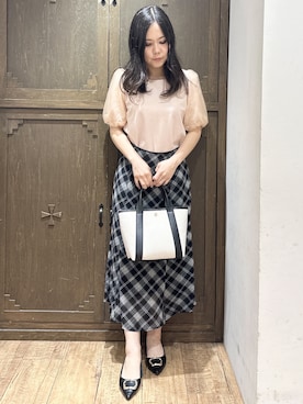 「index（インデックス）の【接触冷感/UVケア】シアーバルーンスリーブトップス《洗濯機OK》（Tシャツ/カットソー、ベージュ系）」を使った、kanaさん（レディース・159cm）の春コーディネート
