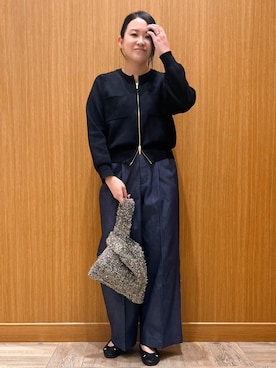 「アイテム（ハンドバッグ、シルバー系）」を使った、aさん（レディース・160cm）の秋コーディネート