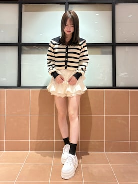 「ESPERANZA（エスペランサ）のラメライン厚底スニーカー（スニーカー、ホワイト系）」を使った、Arisaさん（レディース・159cm）の春コーディネート
