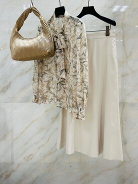 「COUP DE CHANCE（クードシャンス）の◆【手洗い可／日本製】花柄ボウタイブラウス（Shirts、ベージュ系）」を使った、梶さん（レディース・162cm）の秋コーディネート