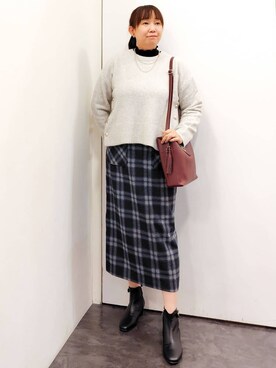 「アイテム（イヤリング、ブラウン系）」を使った、こんちゃんさん（レディース・162cm）の秋コーディネート