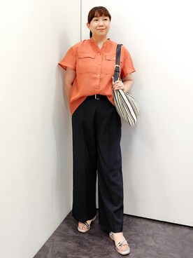「grove（グローブ）の【洗濯機OK・遮熱・ひんやり/SETUP可】シワになりにくい、ベルト付ワイドパンツ（その他パンツ、ブラック系）」を使った、こんちゃんさん（レディース・162cm）の夏コーディネート