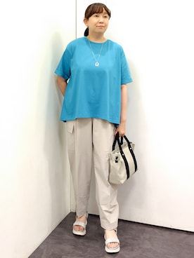 「grove（グローブ）の【遮熱／吸水速乾／接触冷感／UVカット】フレアシルエットTシャツ（Tシャツ/カットソー、ブルー系）」を使った、こんちゃんさん（レディース・162cm）の夏コーディネート