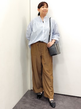 「アイテム（イヤリング、ベージュ系）」を使った、こんちゃんさん（レディース・162cm）の春コーディネート