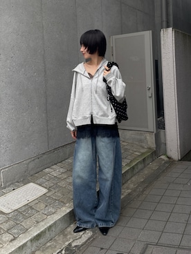 「goocy（グーシー）のボンディングレギュラーフードパーカー（Tシャツ/カットソー、グレー系）」を使った、飯塚りおんさん（レディース・152cm）の秋コーディネート