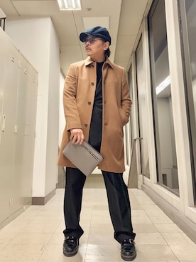 「TAKEO KIKUCHI（タケオキクチ）のカシミヤブレンド ビーバー調ステンカラーコート（ステンカラーコート、ブラウン系）」を使った、MAKOTO AI Kaminaさん（メンズ・171cm）の冬コーディネート
