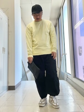 「アイテム（クラッチバッグ、ブラック系）」を使った、MAKOTO AI Kaminaさん（メンズ・170cm）の冬コーディネート