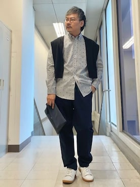 「アイテム（クラッチバッグ、ブルー系）」を使った、MAKOTO AI Kaminaさん（メンズ・170cm）の夏コーディネート