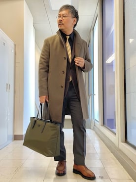 「アイテム（ネクタイ、ベージュ系）」を使った、MAKOTO AI Kaminaさん（メンズ・170cm）の秋コーディネート