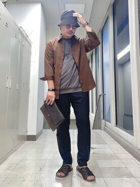 「アイテム（クラッチバッグ、ブラウン系）」を使った、MAKOTO AI Kaminaさん（メンズ・170cm）の夏コーディネート