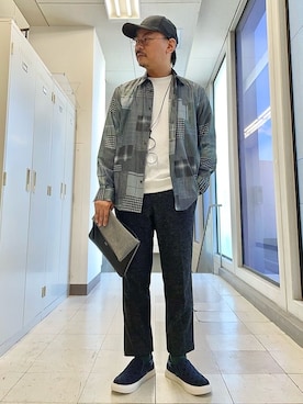 「アイテム（クラッチバッグ、グレー系）」を使った、MAKOTO AI Kaminaさん（メンズ・170cm）の夏コーディネート