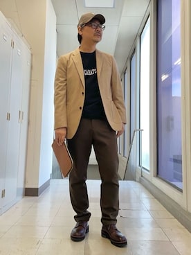 「アイテム（クラッチバッグ、ブラウン系）」を使った、MAKOTO AI Kaminaさん（メンズ・170cm）の冬コーディネート