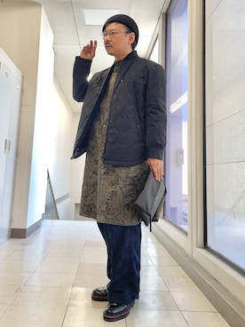 「アイテム（クラッチバッグ、ブラック系）」を使った、MAKOTO AI Kaminaさん（メンズ・170cm）の秋コーディネート