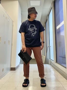 「アイテム（クラッチバッグ、ブラック系）」を使った、MAKOTO AI Kaminaさん（メンズ・170cm）の春コーディネート